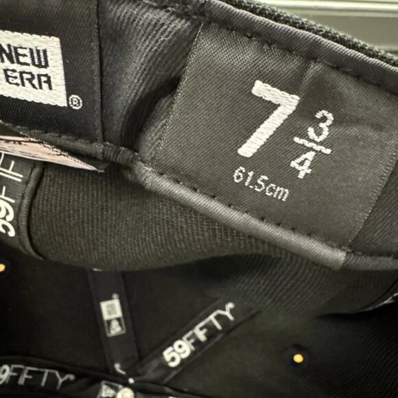 New Era Cleveland Browns NFL on Black Logo 59Fifty Fitted Hat Cap SZ 7.3/4 - Picture 5 of 5